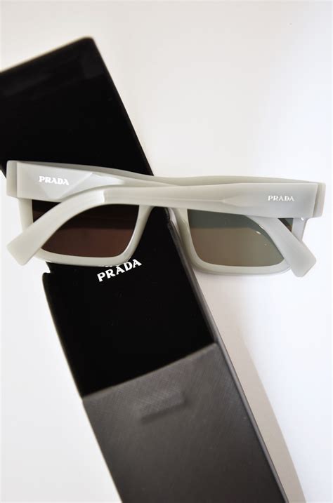 prada men's sunglasses pr 19ws 52